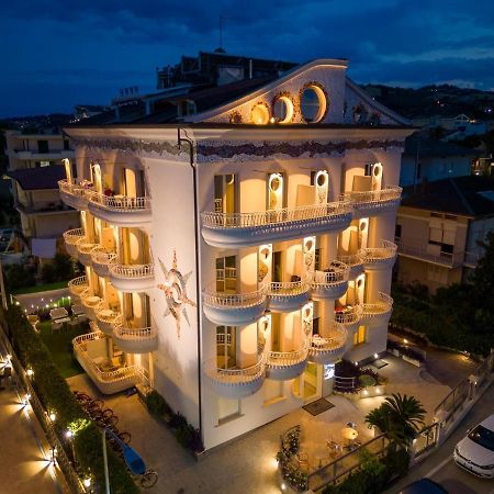 Residence Anchisemare Альба-Адріатіка Екстер'єр фото
